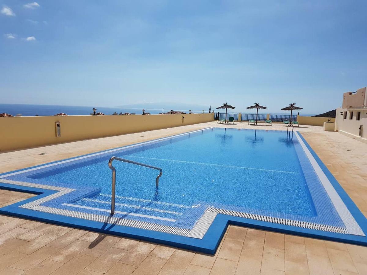 Villa Roque del Conde 3 with fantastic sea view, terrace, pool, Wifi, SAT-TV, garage Costa Adeje  Exterior foto