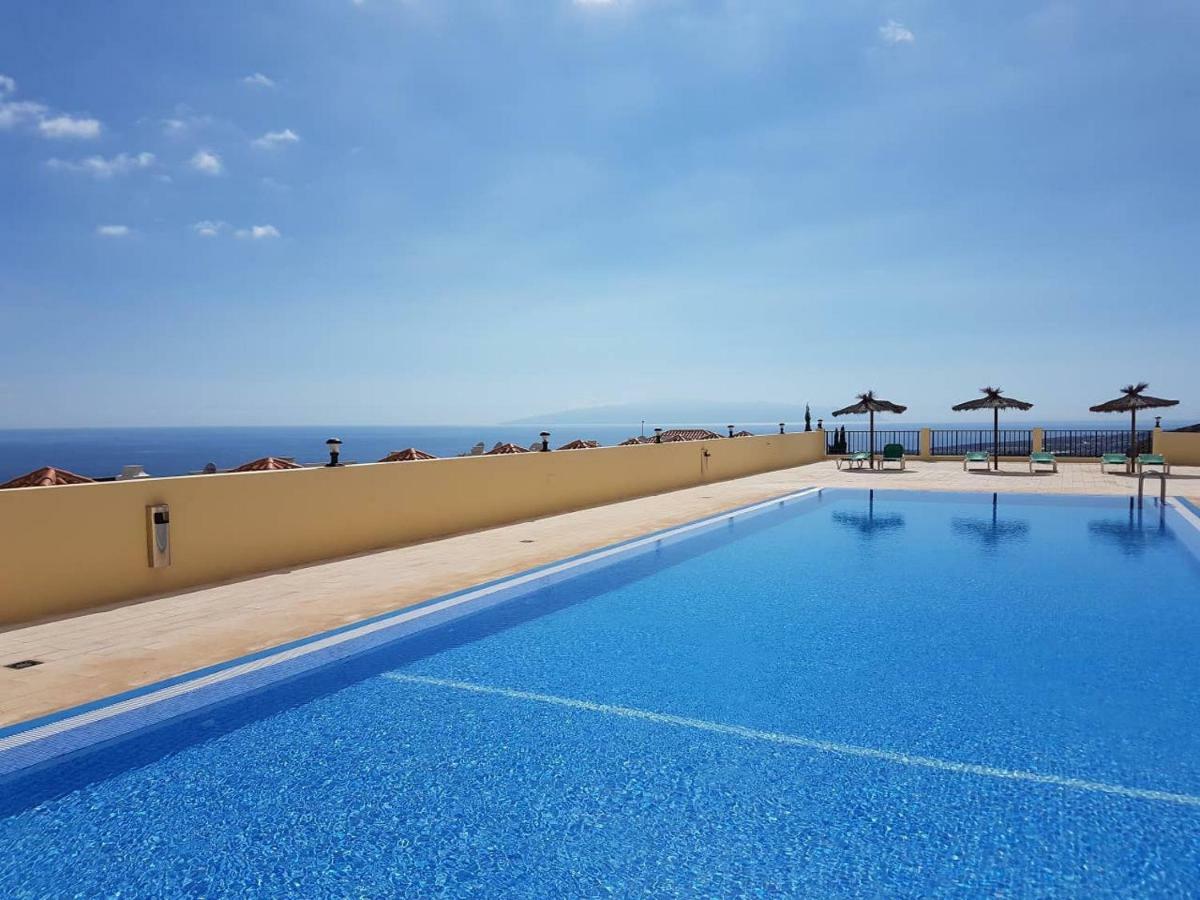 Villa Roque del Conde 3 with fantastic sea view, terrace, pool, Wifi, SAT-TV, garage Costa Adeje  Exterior foto