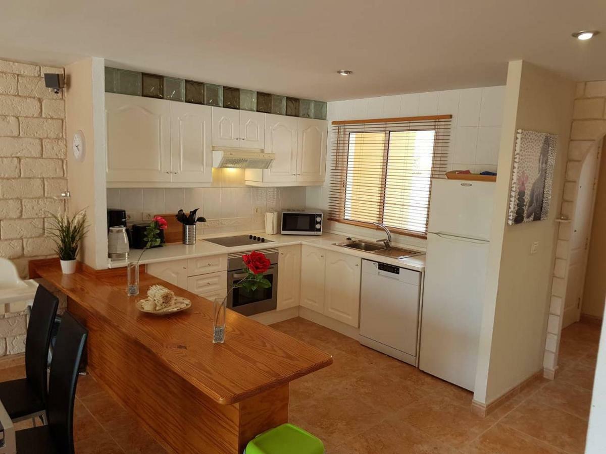 Villa Roque del Conde 3 with fantastic sea view, terrace, pool, Wifi, SAT-TV, garage Costa Adeje  Exterior foto
