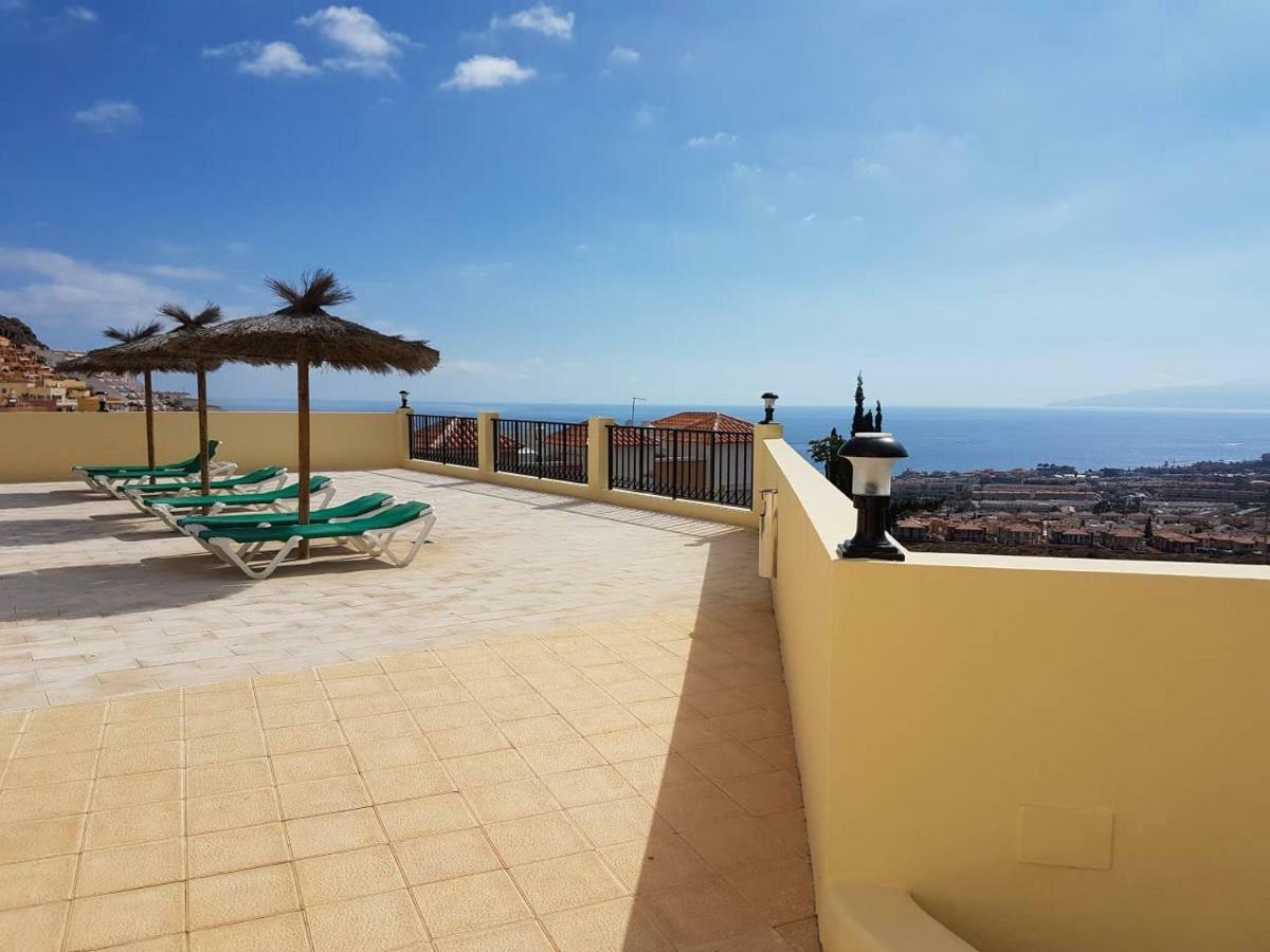 Villa Roque del Conde 3 with fantastic sea view, terrace, pool, Wifi, SAT-TV, garage Costa Adeje  Exterior foto