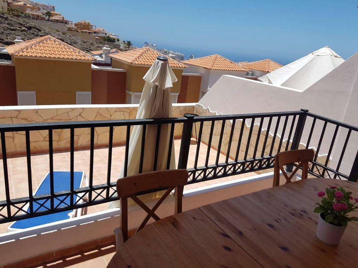 Villa Roque del Conde 3 with fantastic sea view, terrace, pool, Wifi, SAT-TV, garage Costa Adeje  Exterior foto